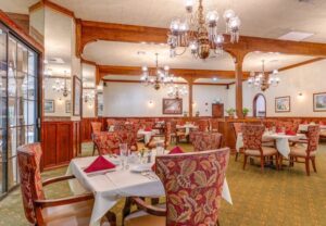 Dining Room - The Oaks of Pasadena